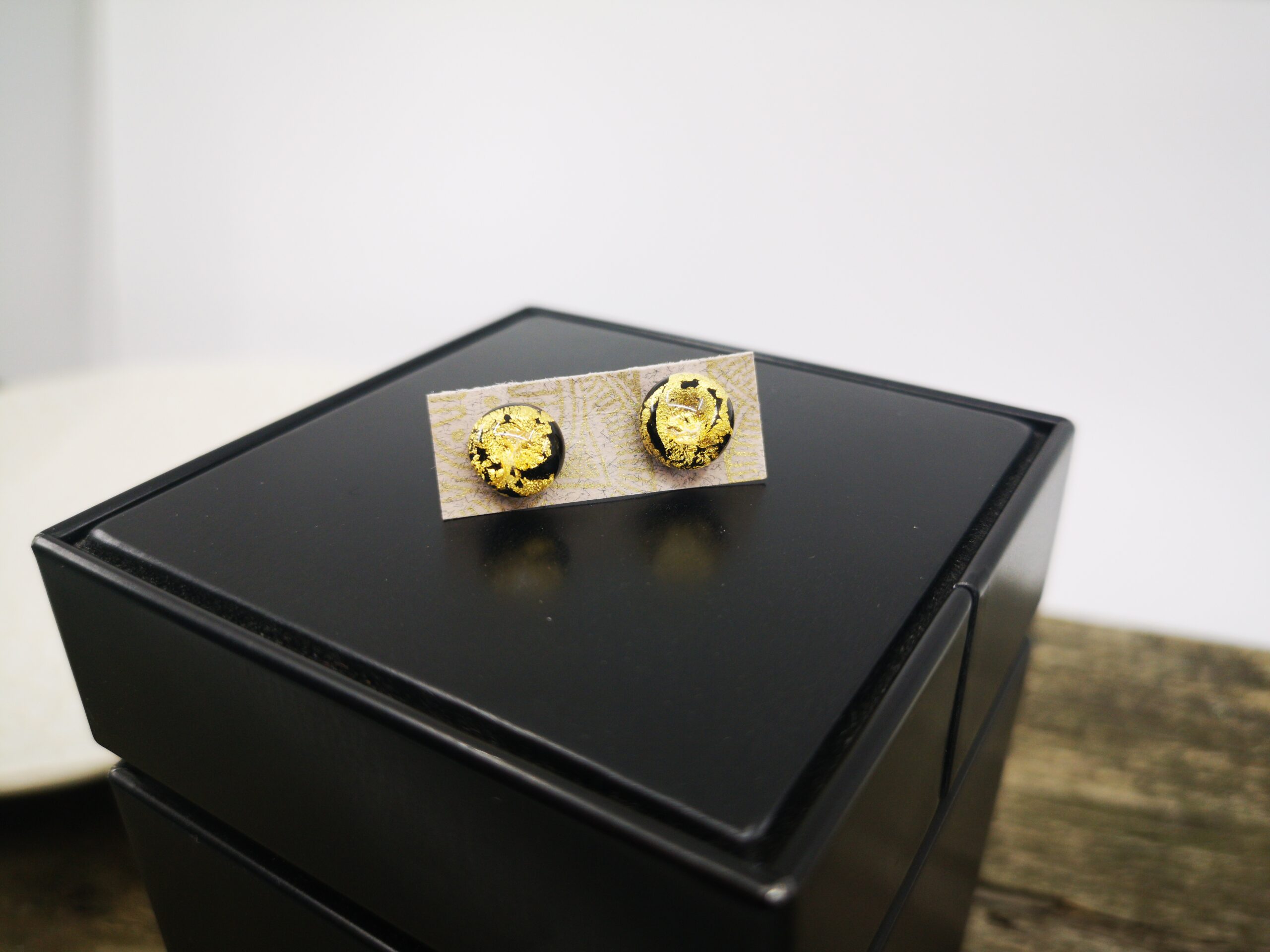 Black and Gold stud earrings » Laura Šmideberga Lampwork glass beads ...