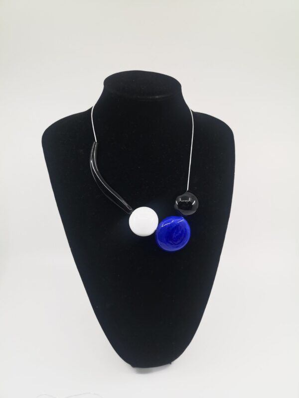 Assimetrical blown glass bead necklace in colours of Estonian flag - Image 5