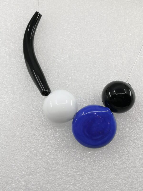 Assimetrical blown glass bead necklace in colours of Estonian flag - Image 4