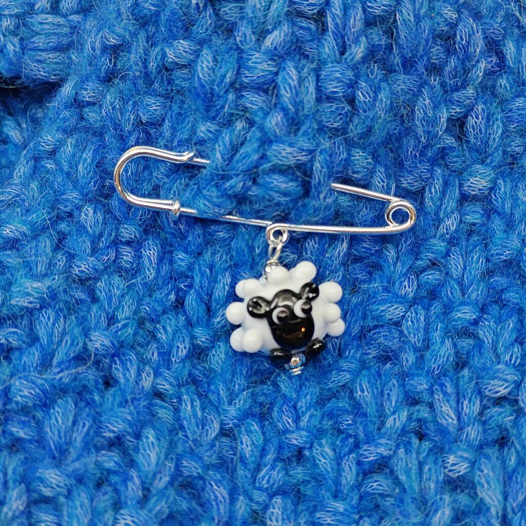 Little Sheep Brooch Laura mideberga Lampwork Glass Beads Earrings little-sheep-brooch-laura-mideberga-lampwork-glass-beads-earrings